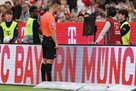 Referee for the match Bayern - Bayer: Devs hit Hoffmann on the nose, which resulted in a penalty