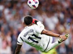 Real Madrid - Real Sociedad 2:1 Video of goals and review of the La Liga match