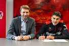 Bayer extended his contract with world champion