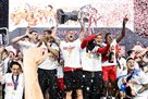 “Overmars helped me - and now I want to help you”. Yak Antwerp won the first championship in 65 years