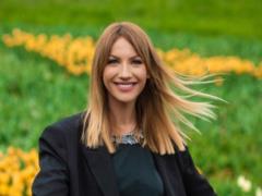 Леся Никитюк похвасталась щедрым урожаем с родительского огорода