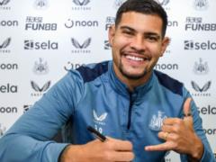 Guimaraes signs new contract with Newcastle