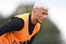 White: I want to lose the yakmog in the Arsenal longer