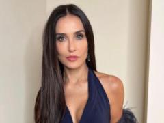 60-летняя Деми Мур в бикини ошеломила стройной и подтянутой фигурой