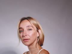 Выкидыш, развод и опухоль: известная блогерша шокировала, что с ней случилось во время войны