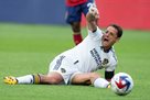 Chicharito leaves Los Angeles Galaxy