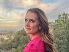 Звезда  Голубой лагуны  Брук Шилдс шокировала, как ей стало плохо в кафе:  Из рота пошла пена 