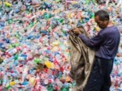 Microbes on plastic in rivers: resistance to pathogens and resistance to antibiotics