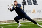 Lunin plays from the First Hwylin against Cadiz
