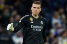 Lunin plays with the First Hwylin against Napoli