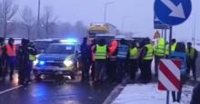 Ответ на протест перевозчиков: Украинские водители блокируют дорогу в Перемышле и Медыке