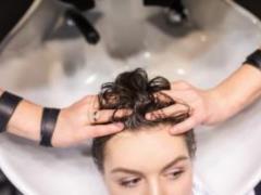 Clean and healthy hair: how to effectively clean your comb
