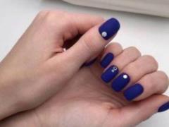 Secrets of the perfect holiday manicure: an unmistakable color that is always on trend