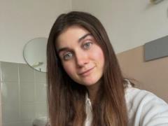 Jerry Heil спустя год после того, как сломала ребро, рассказала о состоянии здоровья