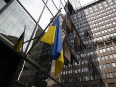 Кабмин предлагает не принимать в консульствах украинцев без документа с ТЦК
