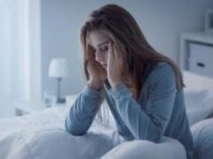 Як швидко приховати сліди недосипання і втоми на обличчі: 5 ефективних методів