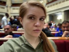 С четвертой попытки. ВР внесла в повестку дня постановление об отзыве Безуглой из руководства оборонного комитета