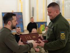 Залужный прокомментировал присвоение звания Героя Украины