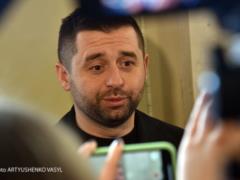 Должно быть принуждение: Арахамия о «сертификате защитника» и мобилизации