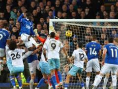 Everton from Mikolenko played a game against Crystal Peles