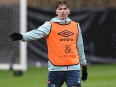 Zabarny plays with the First Hwylin against Manchester City
