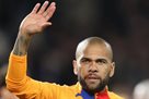 Dani Alves included in the list of Barcelona legends after being honored with honors