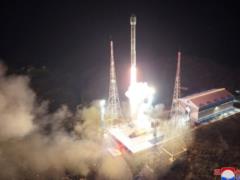Запущенный в прошлом году спутник-шпион КНДР не работает — министр обороны Южной Кореи