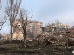 Восстановлены снаружи, но разрушены внутри: как Россия отстраивает дома Мариуполя