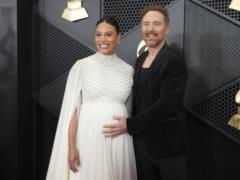 56-летний известный диджей Дэвид Гетта в третий раз стал отцом и показал фото с малышом и избранницей