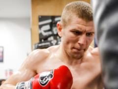 Бой украинского боксера за звание чемпиона мира отменен