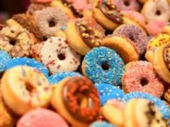 Небезпека зловживання цукром: як цукор робить нас непривабливими
