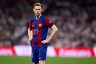 Xavi about de Jong s potential sales: For me, he is a key player