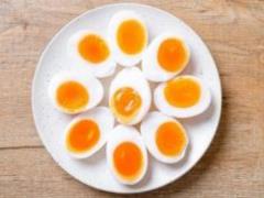 How many eggs a day can be eaten without harm: insights from medicines