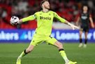Newcastle extend contract as reserve goalkeeper