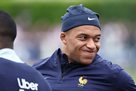 Henri voted the front warehouse of the Olympic team of France