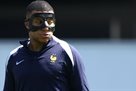 Mbappe turned to the front of the French attack on the group against Poland