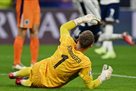 Verbruggen: The English were afraid of the very people who thought they were creating a stink