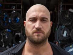 СМИ раскрыли, как и когда на самом деле 34-летний Руслан Ханумак выехал из Украины во время войны