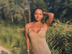 Илона Гвоздева резко ответила на критику ее фигуры в облегающем платье:  Буду бесить дальше 