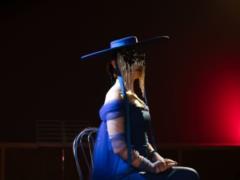 Загадочная Klavdia Petrivna впервые засветила лицо: имя певицы, которая прячется под маской