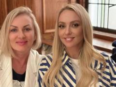 Оля Полякова показала редкие фото с мамой и публично обратилась к ней:  Люблю 