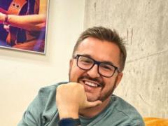 Олександр Пономарьов показав рідкісне фото з 17-річним сином-красенем і як святкує день народження