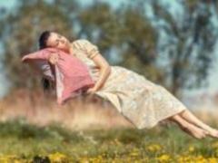 Почему мы испытываем чувство падения во сне и как с этим бороться