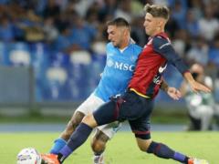 Napoli defeating Bologna
