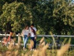 Новое исследование: действительно ли прогулка после еды полезна для здоровья