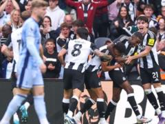 Newcastle won victory over Tottenham with Isak s goal