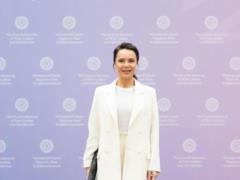 Лилия Подкопаева показала редкое фото с мужем и тремя детьми и заговорила об усыновлении