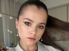 Милая Сивацкая показала редкие романтические фото с женихом и поздравила его с важным праздником