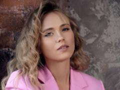 Беременная Анна Кошмал показала заметно округлый животик и рассекретила, когда пойдет в декрет