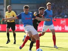 Eintracht beat Holstein in a tense match